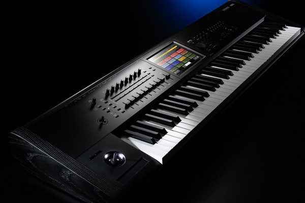 El Korg Kronos vuelve en el NAMM 2025