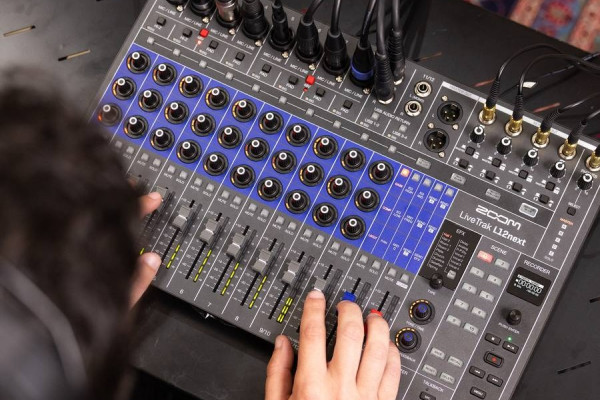 Zoom LiveTrak L12next: mezclador analógico con alma digital a 32 bits en coma flotante
