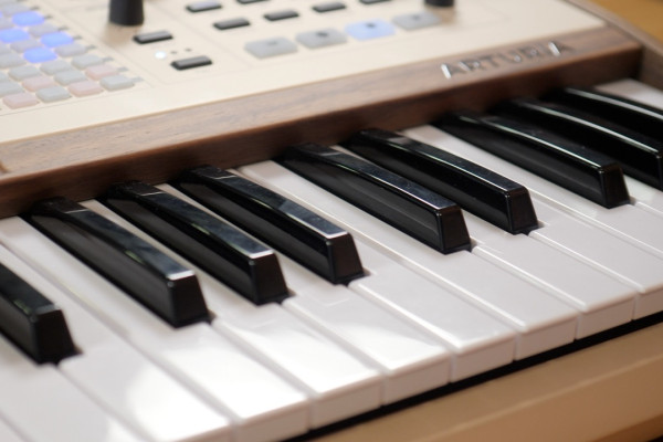 Full Touch de Arturia: cómo funciona y en qué se diferencia del aftertouch tradicional