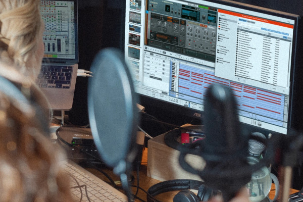 Reason: el DAW modular que nunca quiso parecerse a los demás