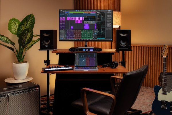 Fender Studio Pro 8.1 llega con un nuevo asistente inteligente, integración con Moises Studio y más