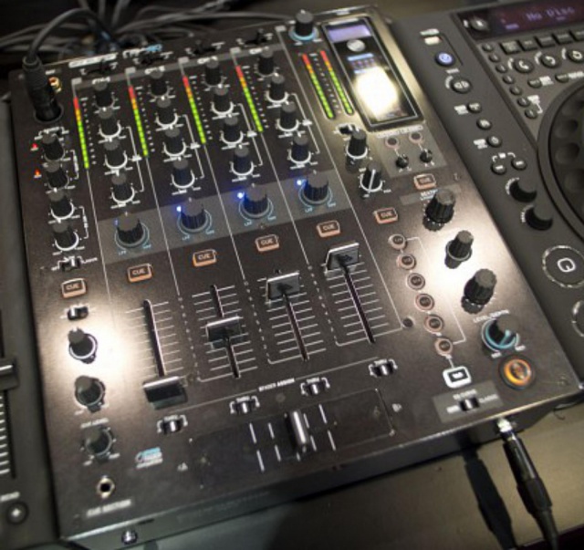 Nuevo mixer Reloop RMX80 Hispasonic