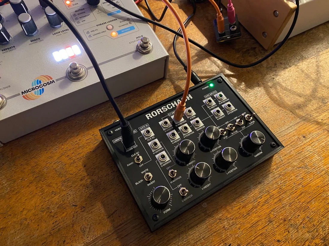 Rorschach, un sintetizador de vídeo híbrido para visuales experimentales y directos