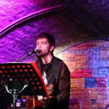 Tocando en The Cavern (Liverpool)