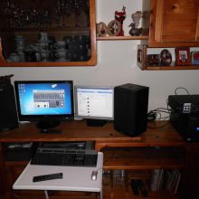 Mi humilde estudio en crecimiento.