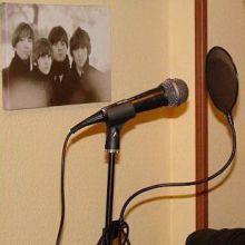 Micro Akg