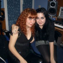 con su^^