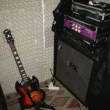 Ampli (mio) y guitarra (colega)