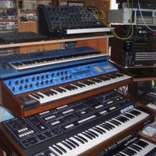 ppg wave 2.2 + yamaha cs1x  blue all :-) (private studio J.Landeira photo 2010)