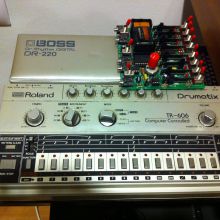 ROLAND TR-606