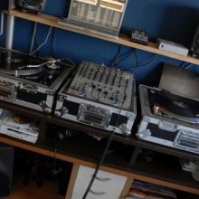 Mackie SRM 350 + Genelec 8030 -- 2 --