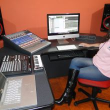 Natasha, la primera radio vdj productora instructora en el Ecuador