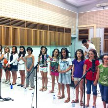Las cantantes.