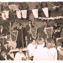 1963