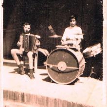 con Andrés Cámara y mi primera batería.