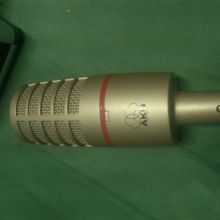AKG 4500