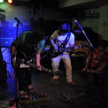 Tocando con Peepall