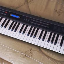 Roland Alpha Juno 2