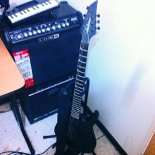 Jackson Soloist y Ampli Line 6 Spider IV 75W