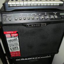 Line 6 Spider IV 75W y M-Audio Oxygen 25 V3
