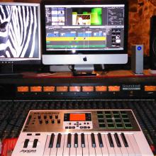 M-AUDIOVISUAL Axiom25