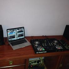 Traktor Kontrol S4 Mk2, kontrol X1, M-Audio Bx5 d2, Macbook Pro Retina