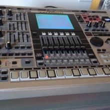Roland mc-909