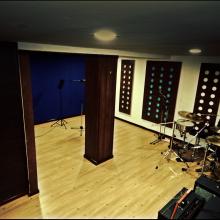 LIVE ROOM