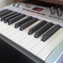 Teclado Controlador MIDI  M-Audio Oxygen8 v2