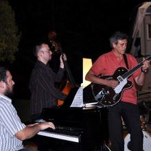 En trio