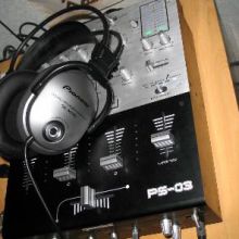 Mesa Gemini Ps-03 con los cascos pionner