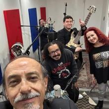 Aquí con puros maestros.