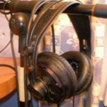 Auriculares AKG K-270
