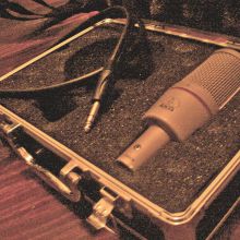 AKG B2000B