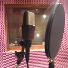 AKG