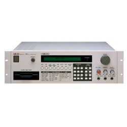 Akai S900