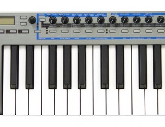 Novation XioSynth 25