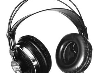 AKG K270