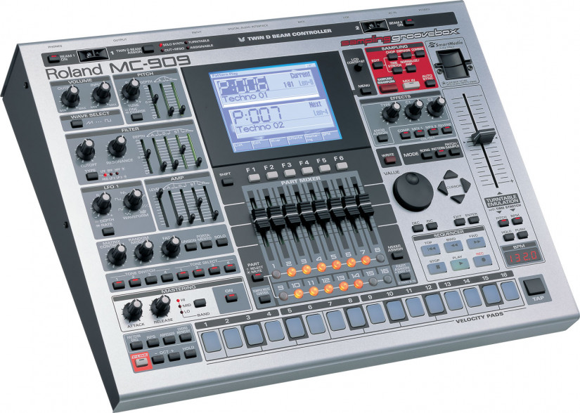 Roland MC-909