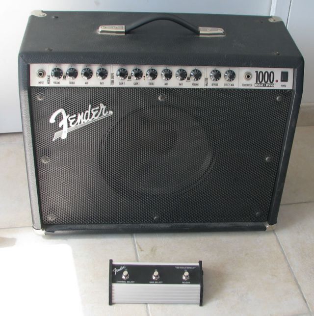 Fender Roc Pro 1000