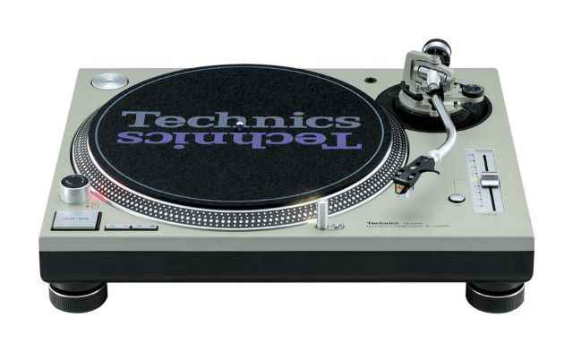 Technics SL-1200 MK5