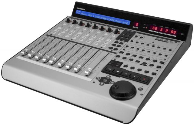 Mackie Control Universal Pro