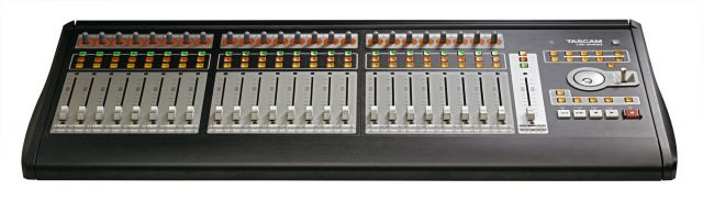 Tascam US-2400