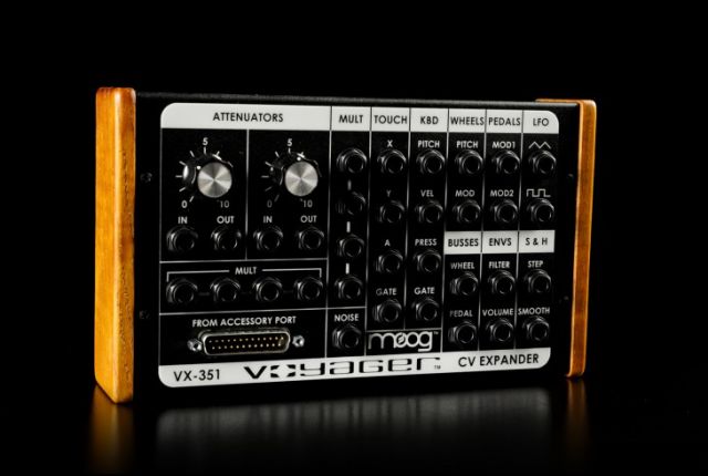 Moog VX-351 CV Voyager CV expander