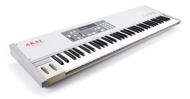 Akai AX73