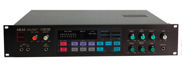 Akai S612