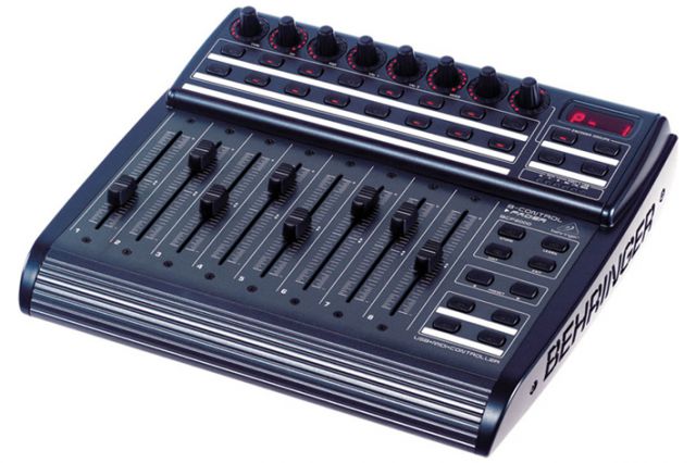 Behringer BCF2000