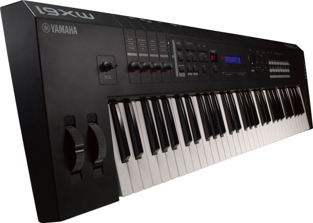 Yamaha MX61 + Funda de Regalo