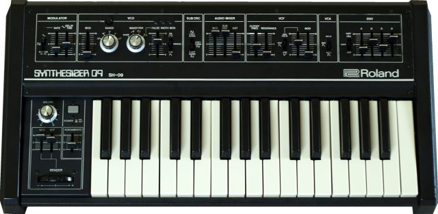 Roland SH-09