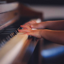 A pesar... (versión piano y voces)